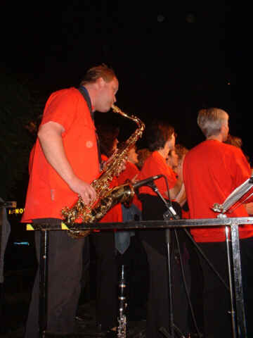 Foto: Der Saxophonist der Gruppe "Risecorn" in vollem Einsatz.